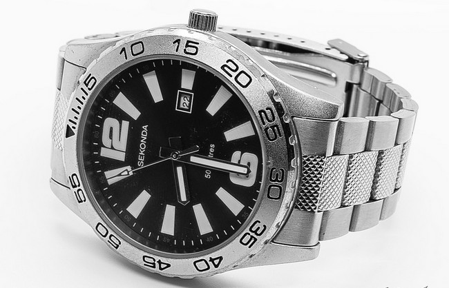 Product Photography Sekonda watch with white background